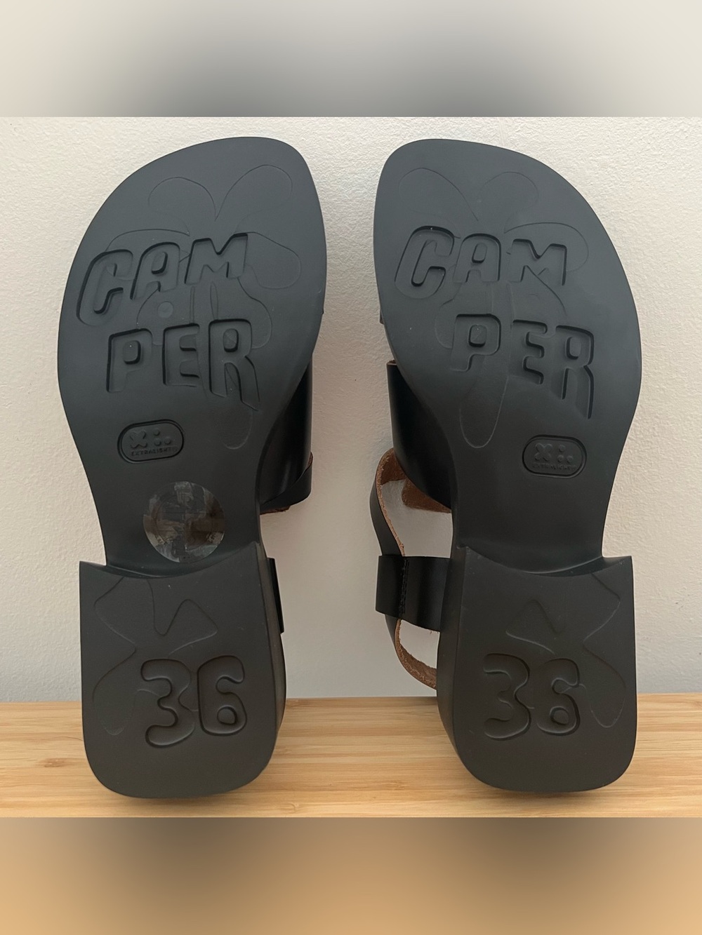 Camper ‘Dana’ Black Leather Buckle Unisex Sandals - EU 36/US 5.5-6 - Picture 7 of 7